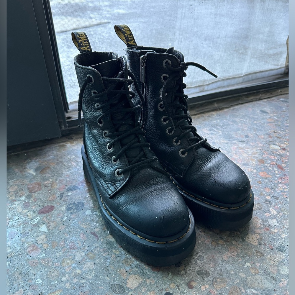 COPY - Doc Martens platform Jadon III boots
